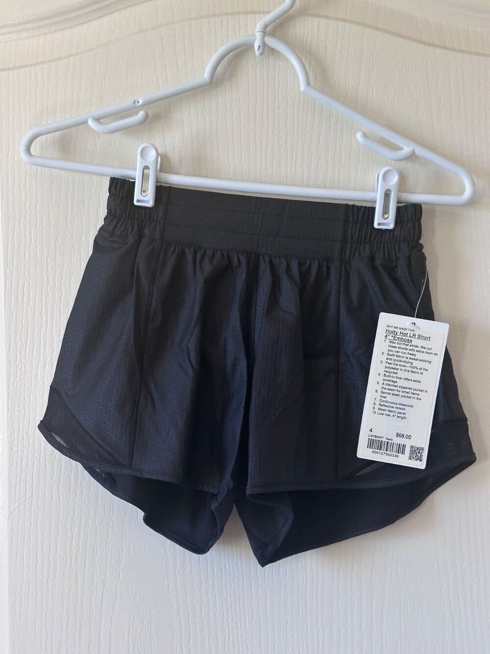 NWT Lululemon Hotty Hot LR Short 4" Emboss Size 4 Rare